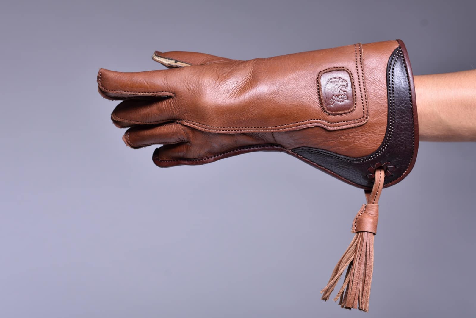 Rękawica męska orzeł krój arabski 34cm